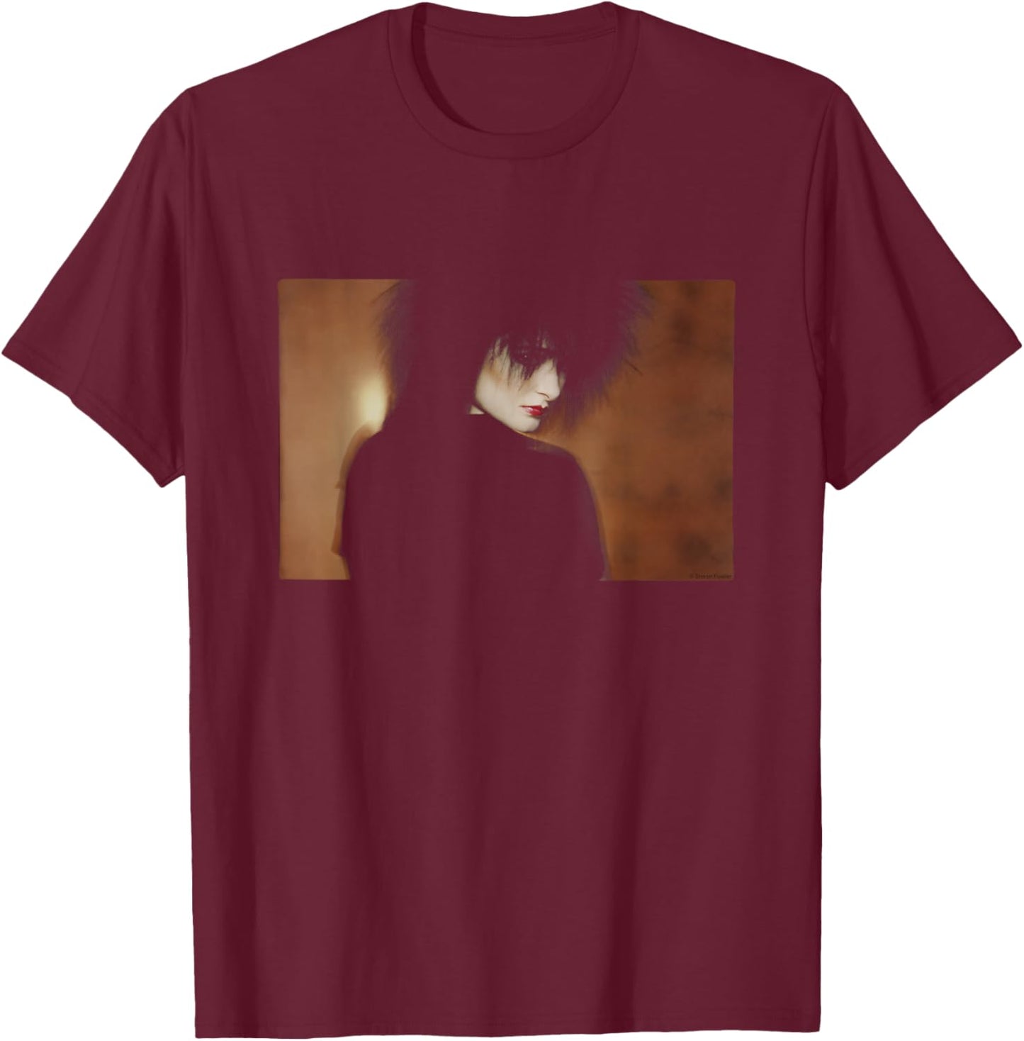 Singer Siouxsie Sioux Portrait by Simon Fowler T-Shirt - T-Shirt | Maroon