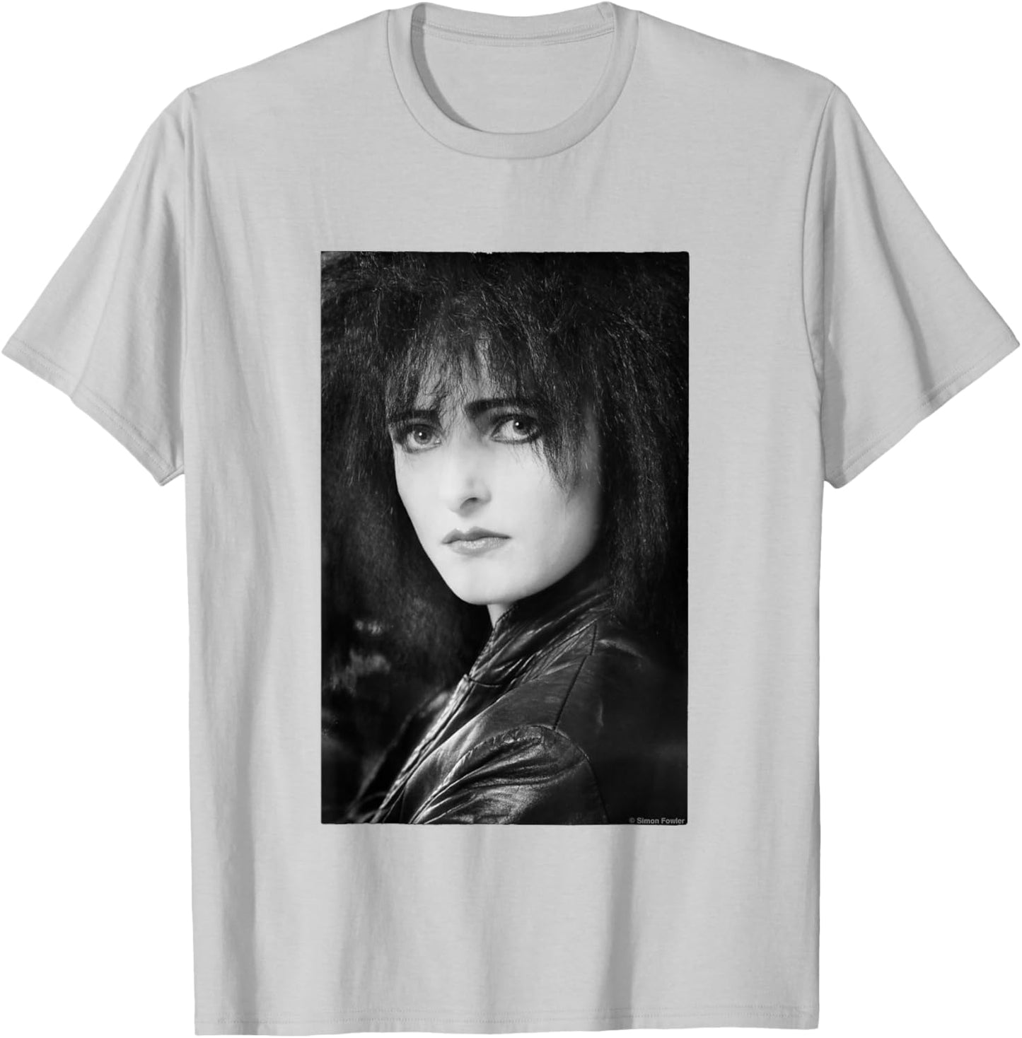 Siouxsie Sioux Singer of The Banshees by Simon Fowler T-Shirt - T-Shirt | Ash