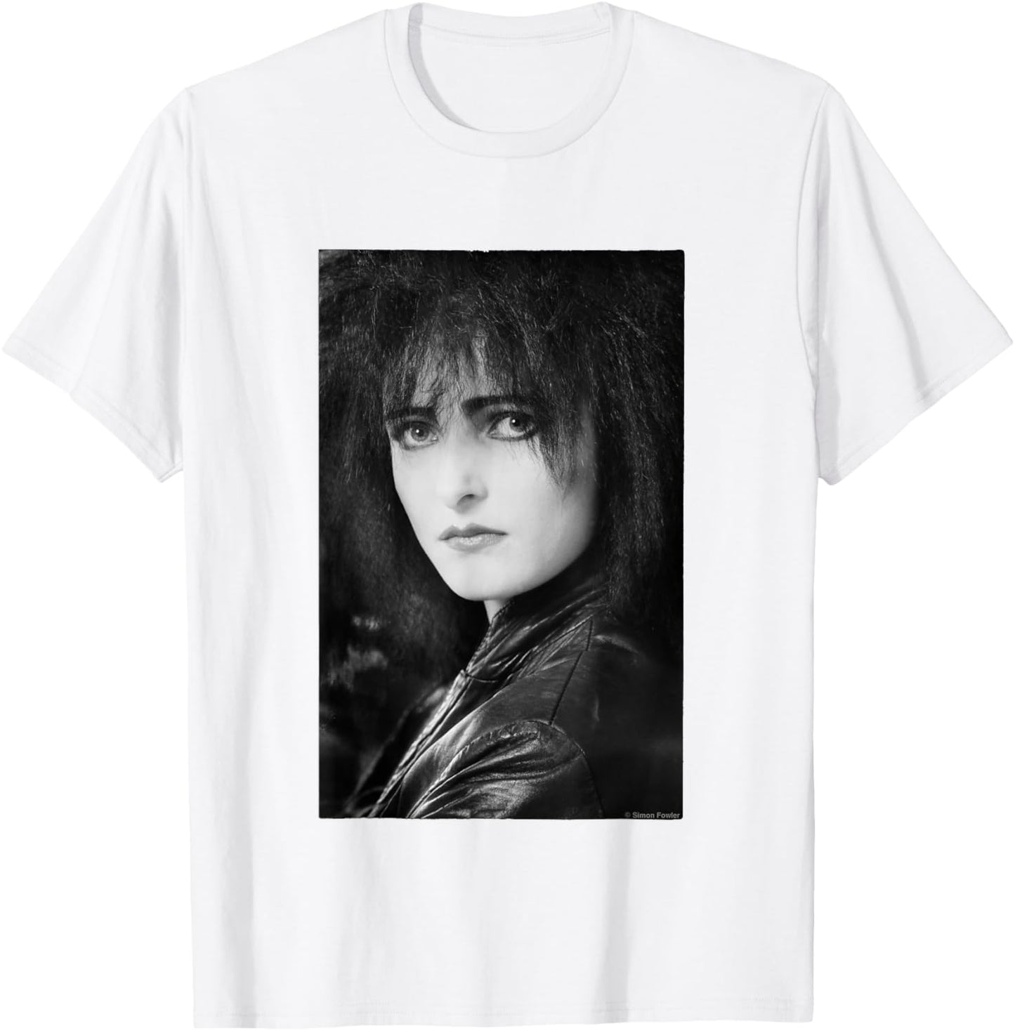 Siouxsie Sioux Singer of The Banshees by Simon Fowler T-Shirt - T-Shirt | White