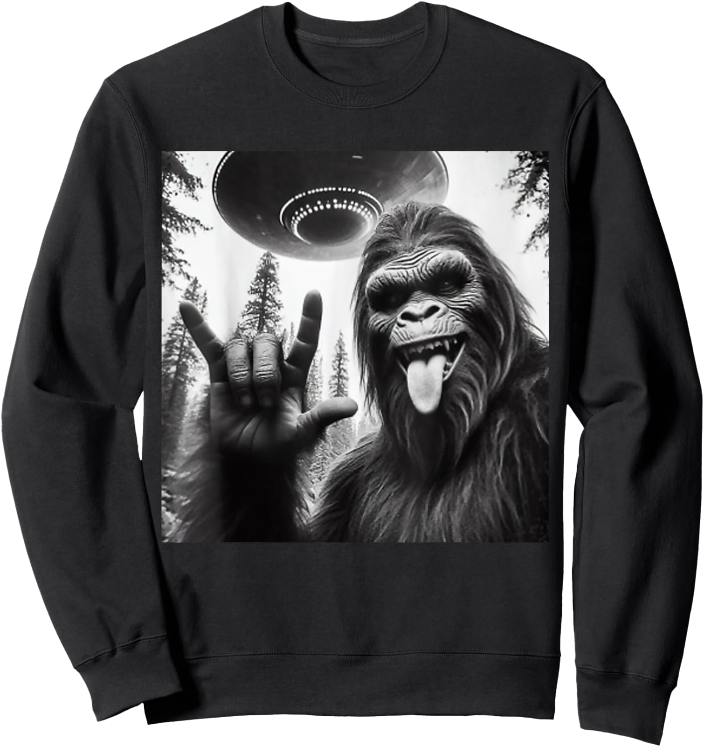 Funny Sasquatch Bigfoot Rock On Selfie With UFO Alien Sweatshirt - Sweatshirt | Black