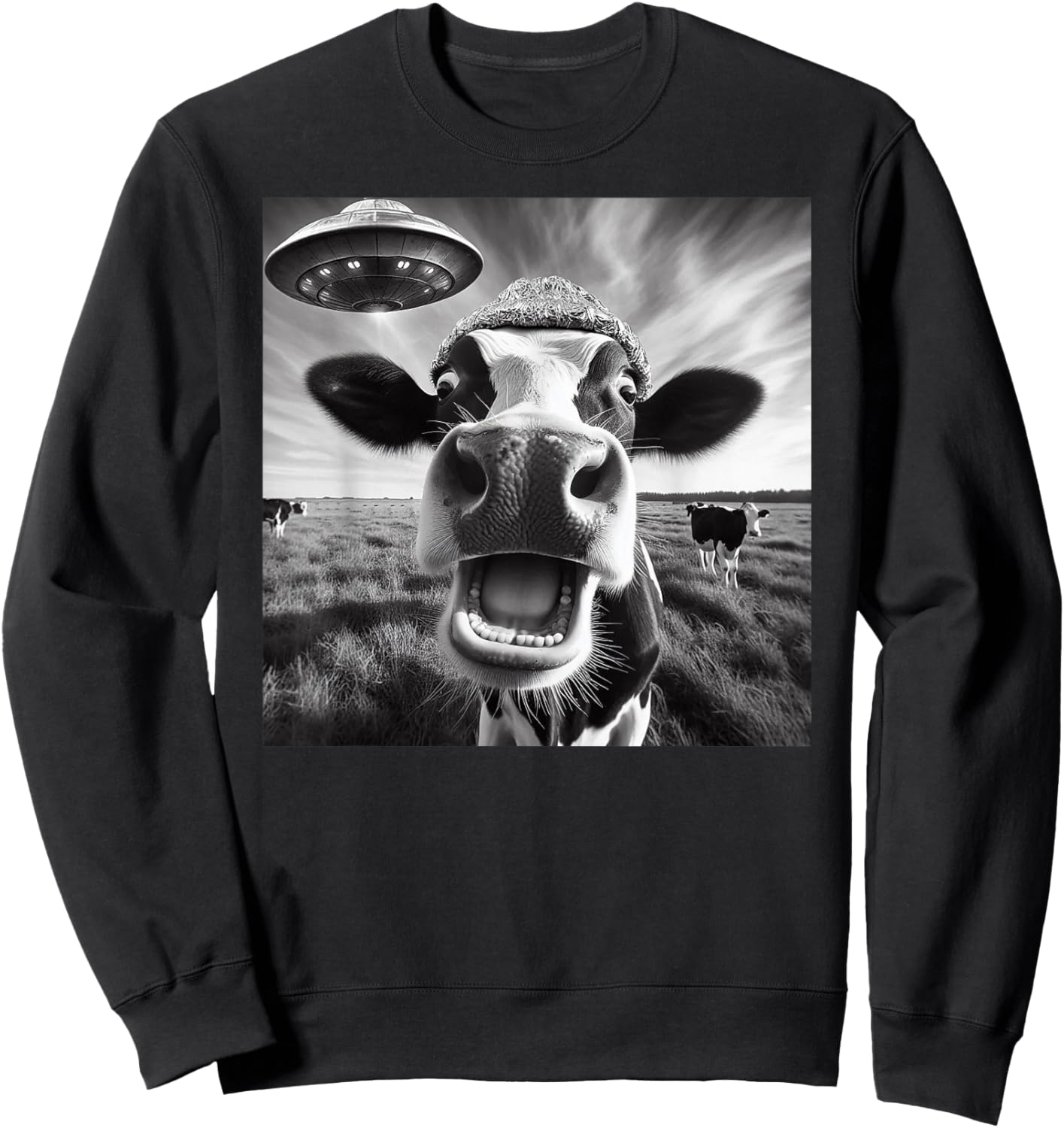 Alien Cow Selfie - UFO Encounter Funny Cattle Farm Meme Sweatshirt - Sweatshirt | Black