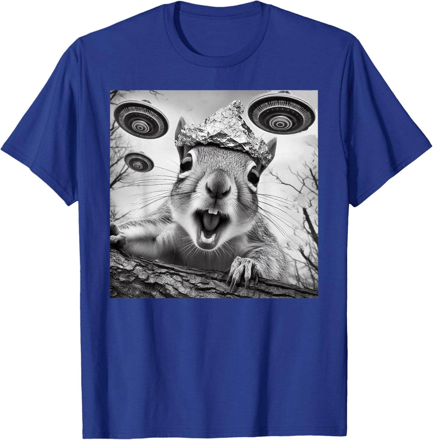 Funny Alien Squirrel Selfie With Tin Foil Hat UFO Encounter T-Shirt - T-Shirt | Royal