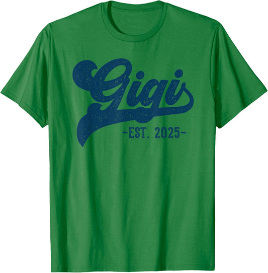 Gigi Est 2025 Gigi To Be Gifts New Gigi 2025 Pregnancy T-Shirt - T-Shirt | Irish Green