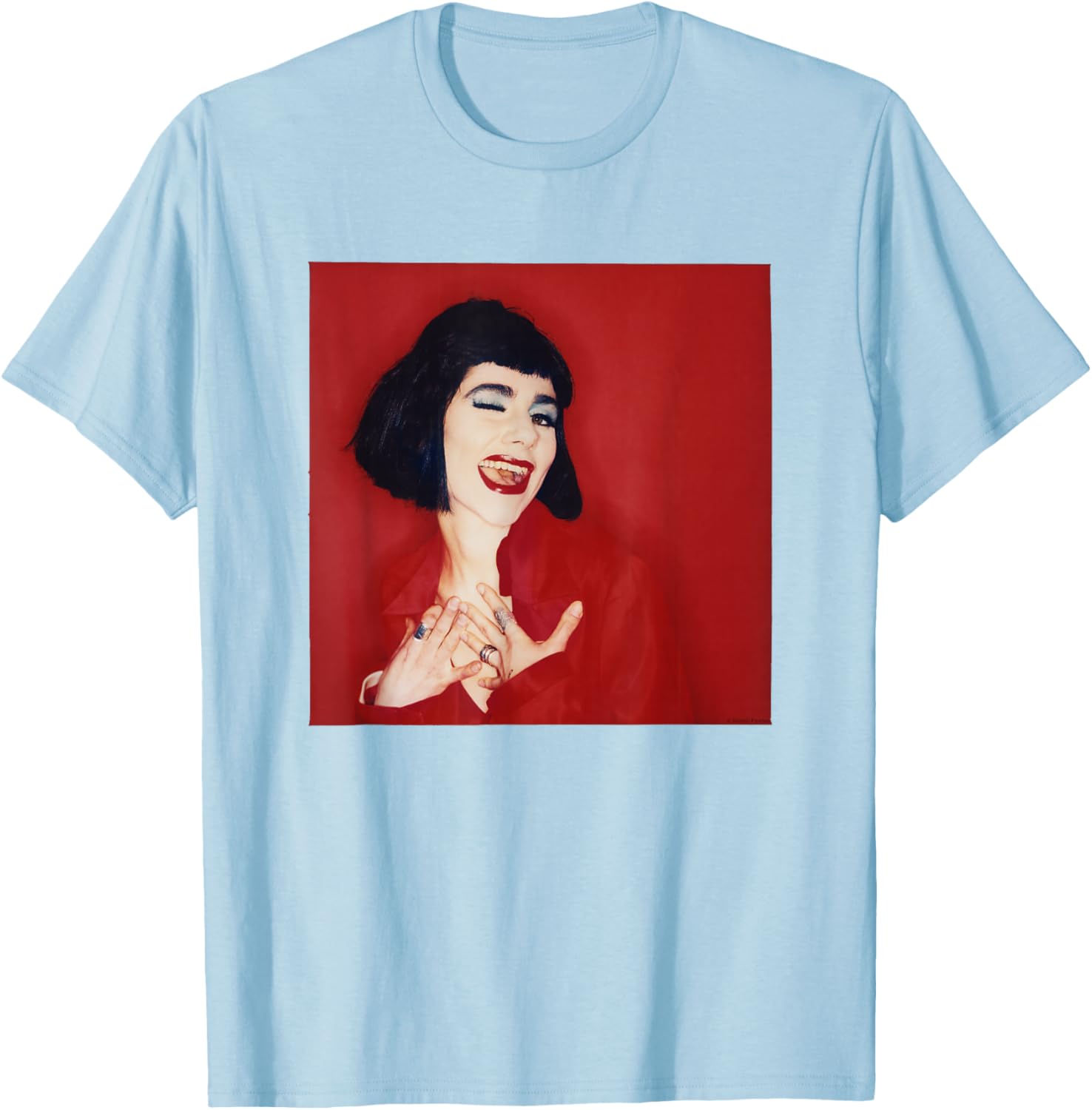 PJ Harvey Red Photo Shoot 1995 By Simon Fowler T-Shirt - T-Shirt | Light Blue