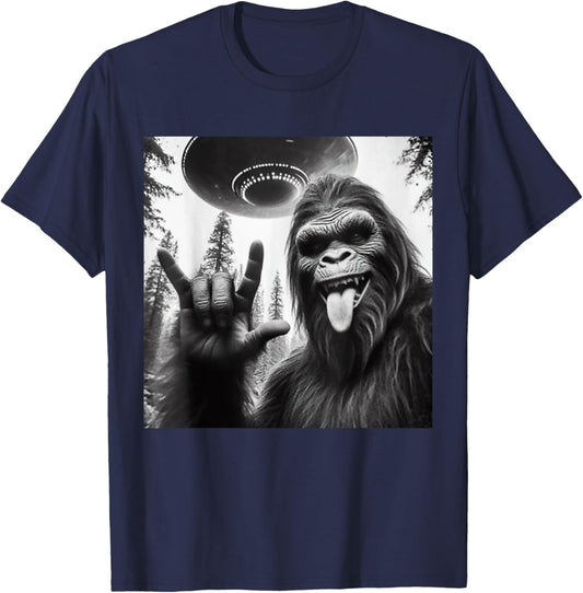 Funny Sasquatch Bigfoot Rock On Selfie With UFO Alien T-Shirt - T-Shirt | Navy